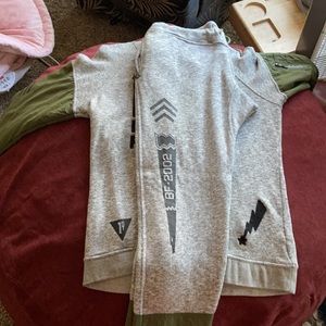 Born fly outfit only worn once…large… embroidered on the cloth.